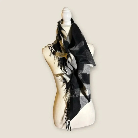 Burberry Unisex Black & Grey Plaid Wool Scarf Winter Neck Warmer - Picture 4 of 4